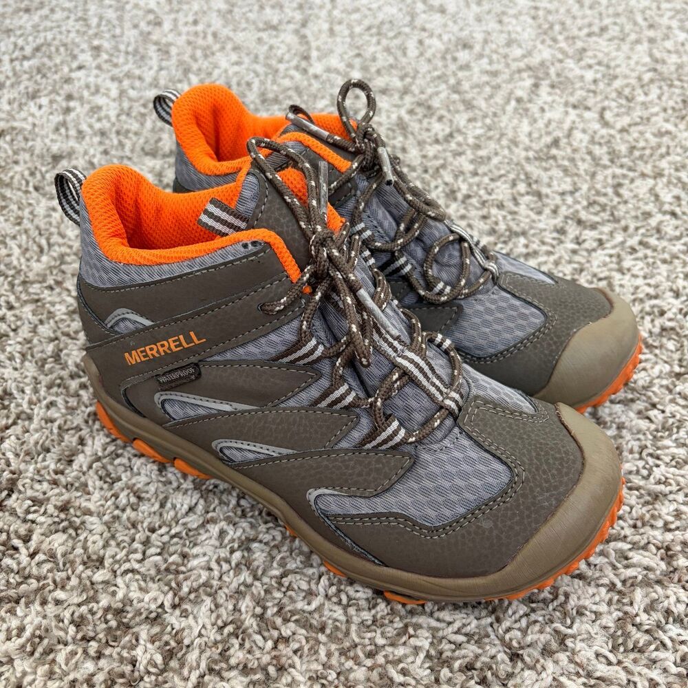 Size 1.5 / Boys Merrell Boots